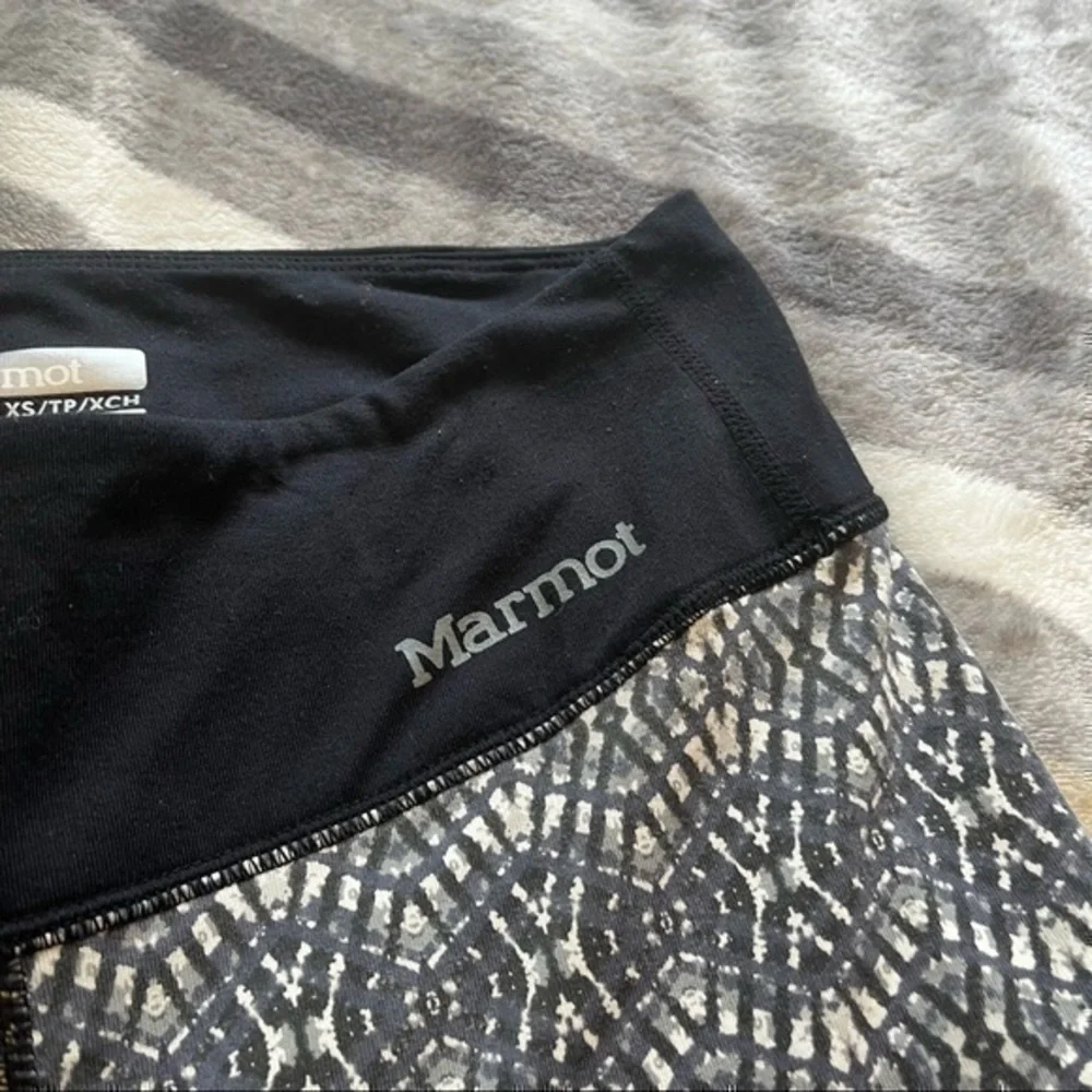 Black and white Marmot leggings